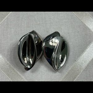 Vintage 1950s Sculptural Leaf Clip On Earrings